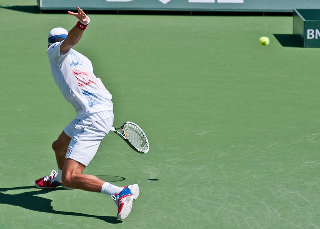 Novak Djokovic showing off his amazing physical abilities