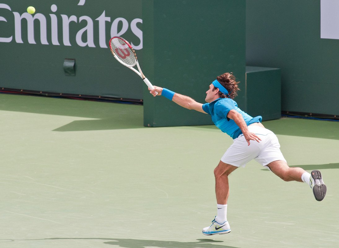 Roger Federer in the final against American John Isner